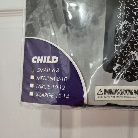 Spirit Halloween Child Midnight Vampiress Black & White Costume Size 6 Vampire - Picture 8 of 10